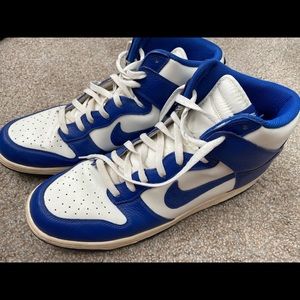 Nike men’s hightop sneakers